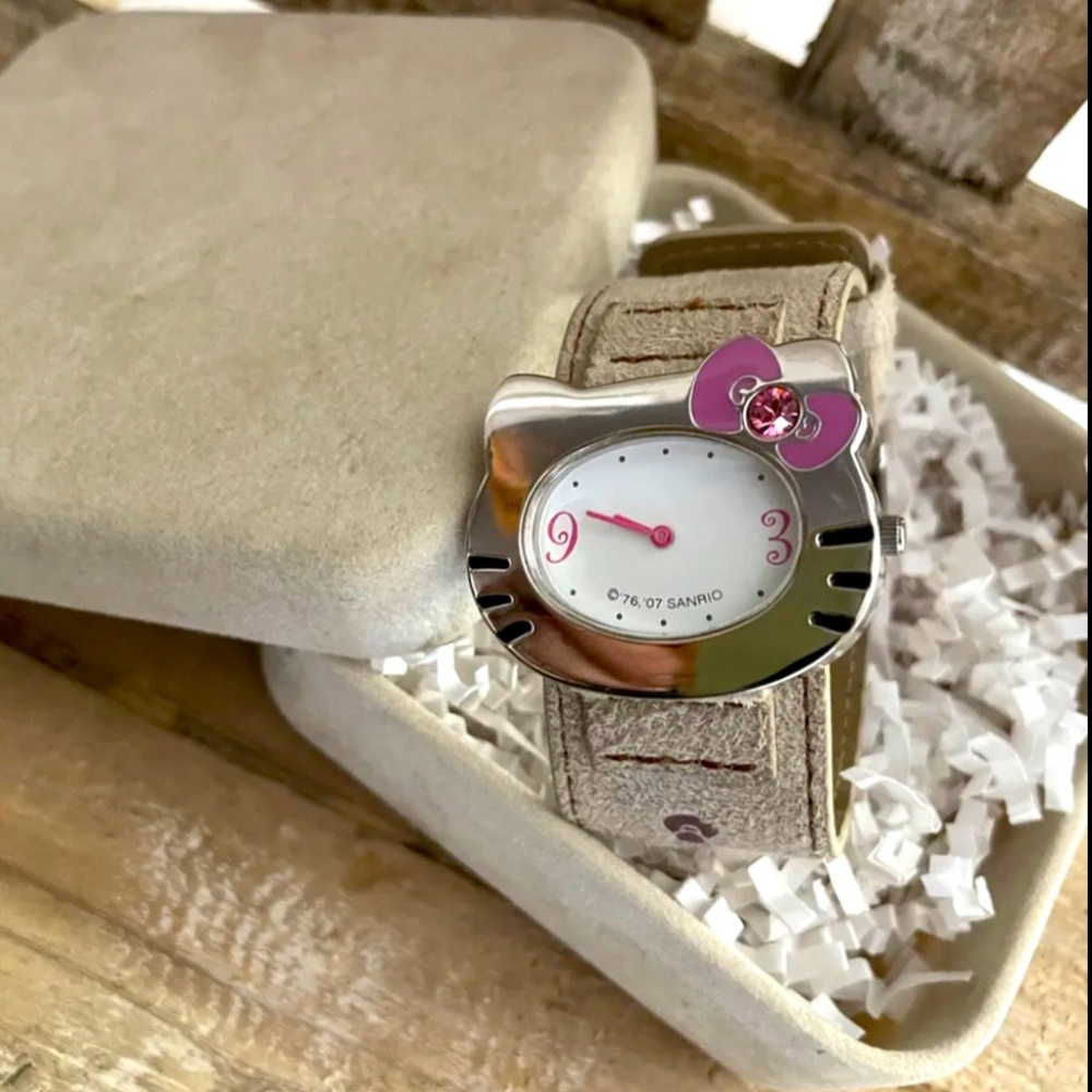 Sanrio Vtg. Suede hello kitty watch NEW!